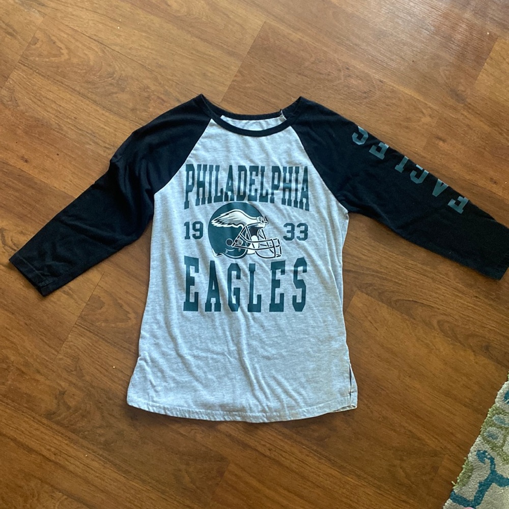 Eagles NFL Shirt size Small